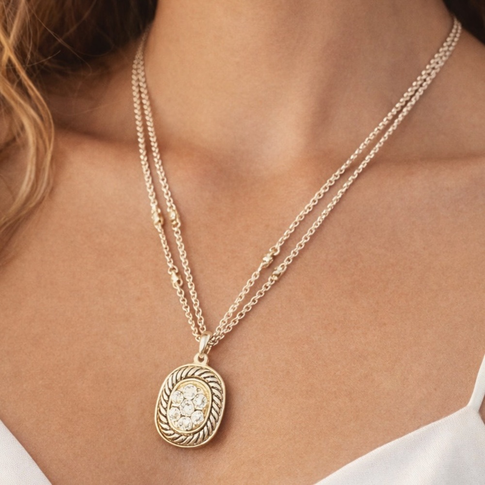 Silver Tone Oval Pendant Necklace Rhinestone Cluster Elegant Classic Retro Glam